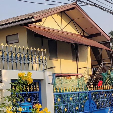 Manu V House Hotell Phra Nakhon Si Ayutthaya Exteriör bild