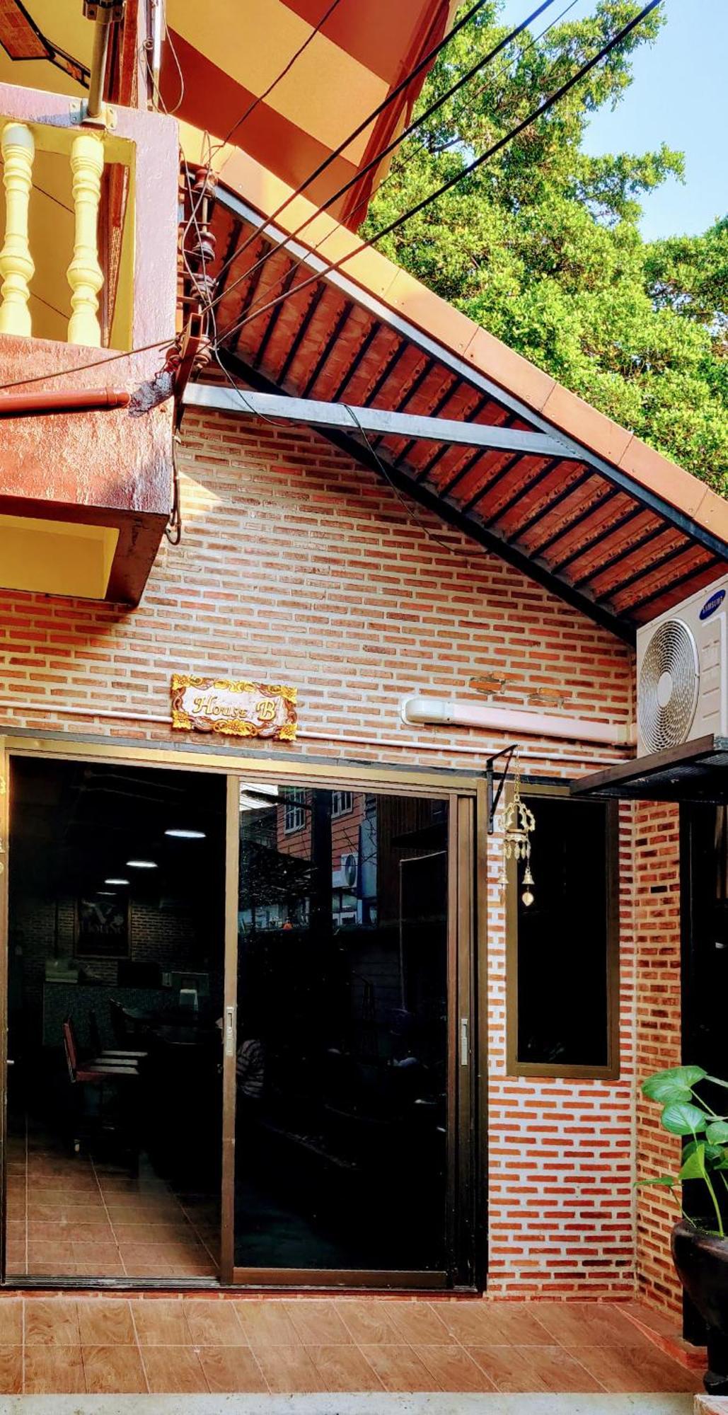 Manu V House Hotell Phra Nakhon Si Ayutthaya Exteriör bild